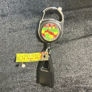 Retractable lighter leash